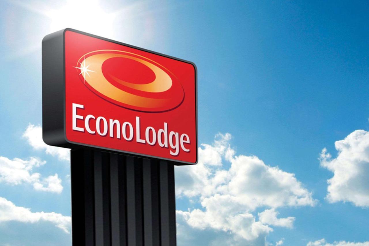 Econo Lodge Russellville Bagian luar foto