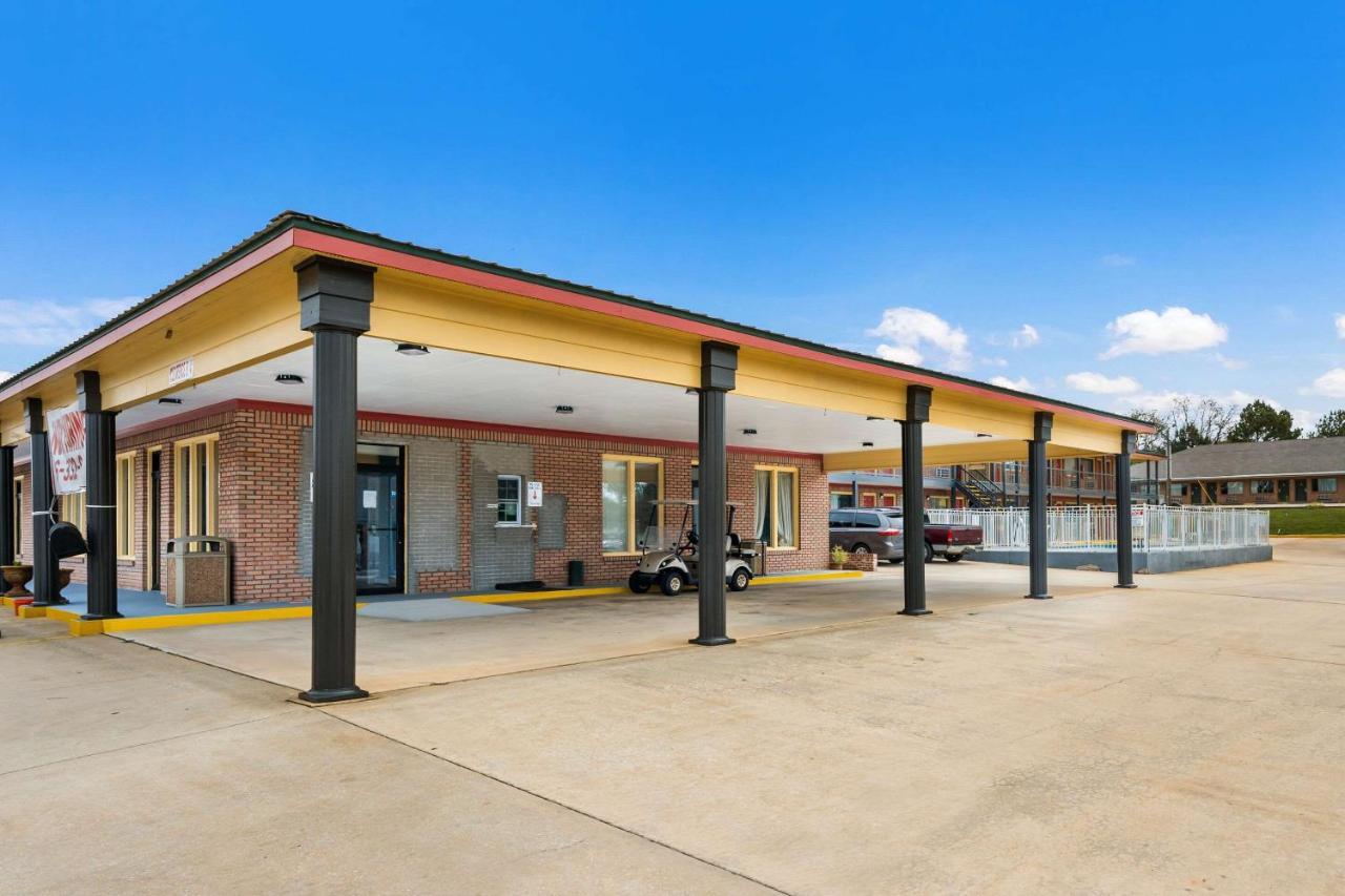 Econo Lodge Russellville Bagian luar foto