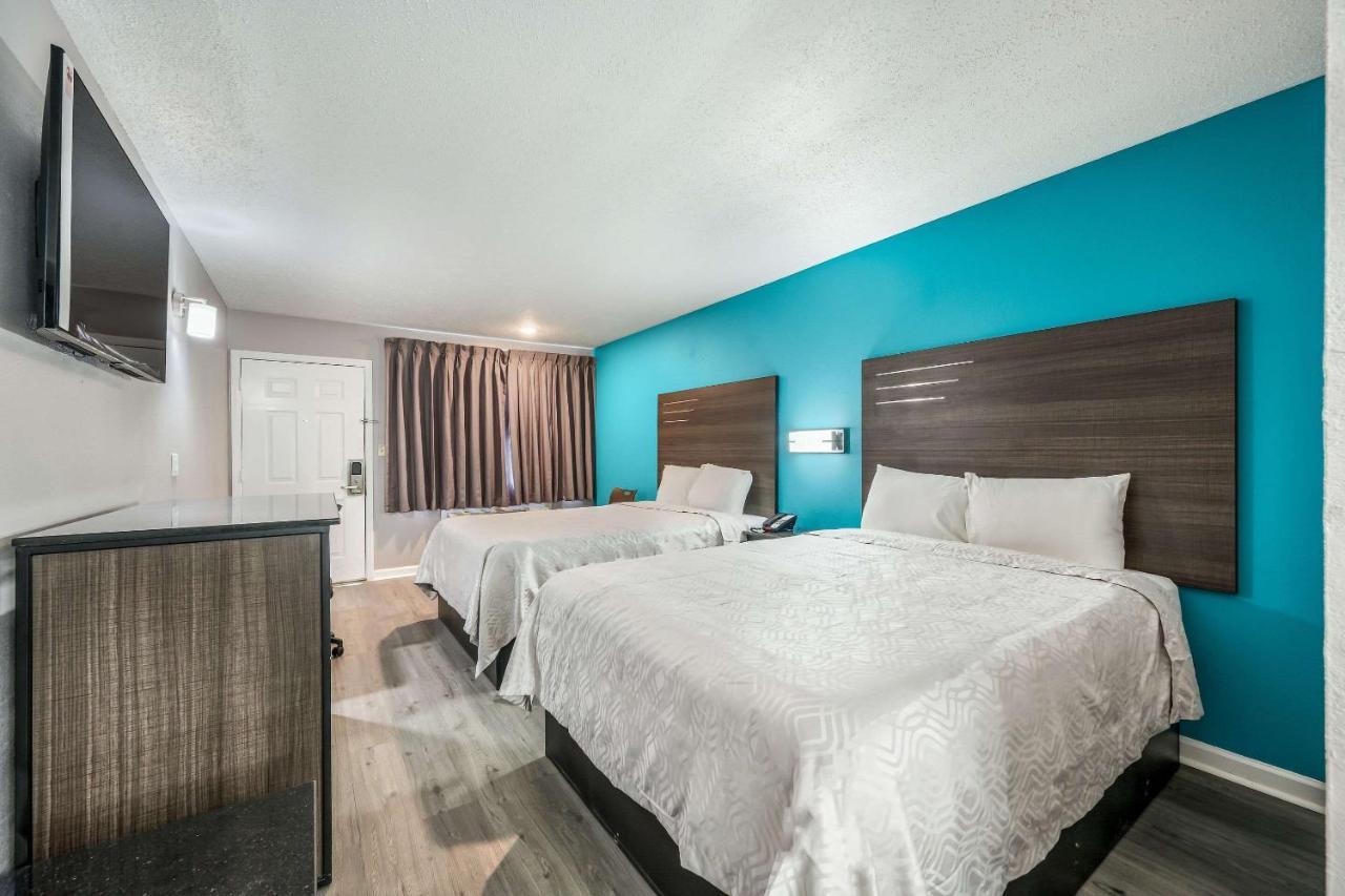 Econo Lodge Russellville Bagian luar foto