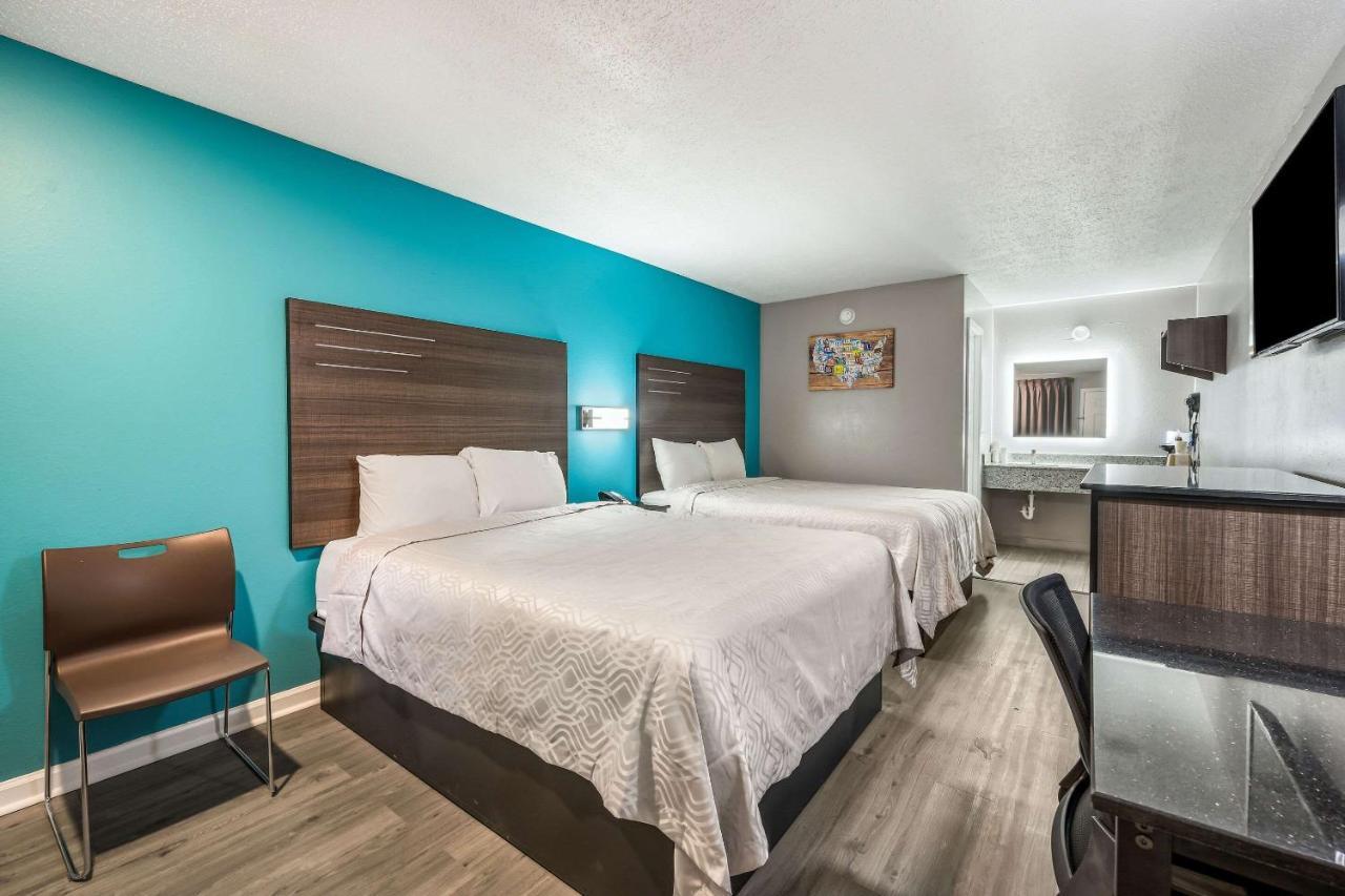 Econo Lodge Russellville Bagian luar foto